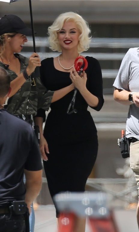 ana de armas marilyn monroe 2 rubia biopic netflix