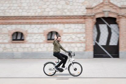 Cencerrado pedaleando por Madrid.