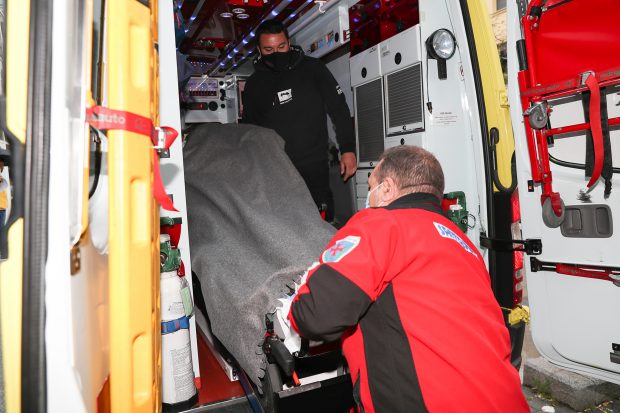 Belén Esteban en una ambulancia / Gtres