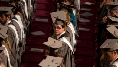 Biden perdonaría préstamos estudiantiles menores a $50,000