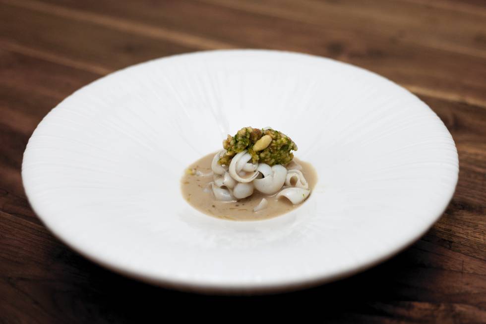 Su plato de babetas, fideos gruesos y retales de pasta sobrantes, cuyo origen se remonta al siglo XVIII.