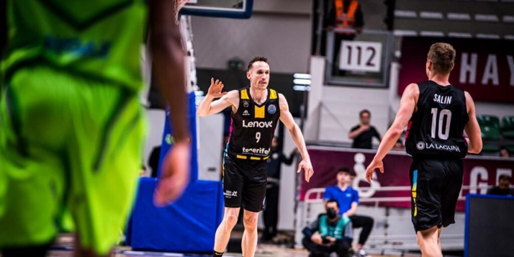 73-74: Huertas mete al Lenovo en la Final Four