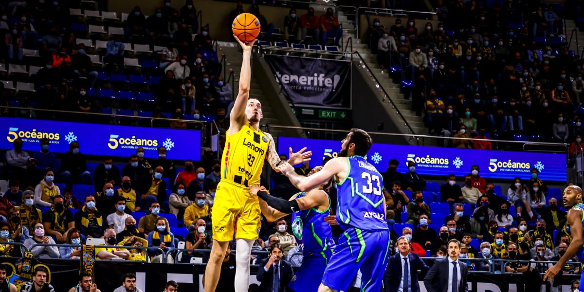 78-77: El Lenovo Tenerife asesta el primer golpe a Tofas Bursa