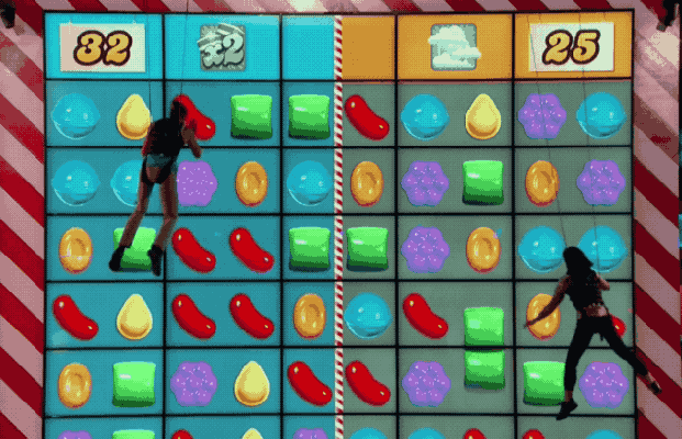 AC Slater presenta a ex estrellas de la telerrealidad que juegan a Candy Crush competitivo.  ¿Qué?