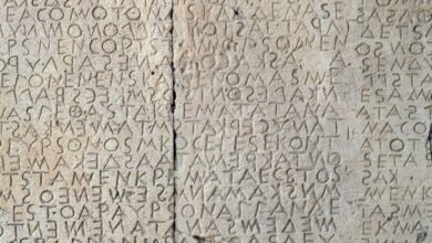 AI está ayudando a académicos a restaurar textos griegos antiguos en tablillas de piedra