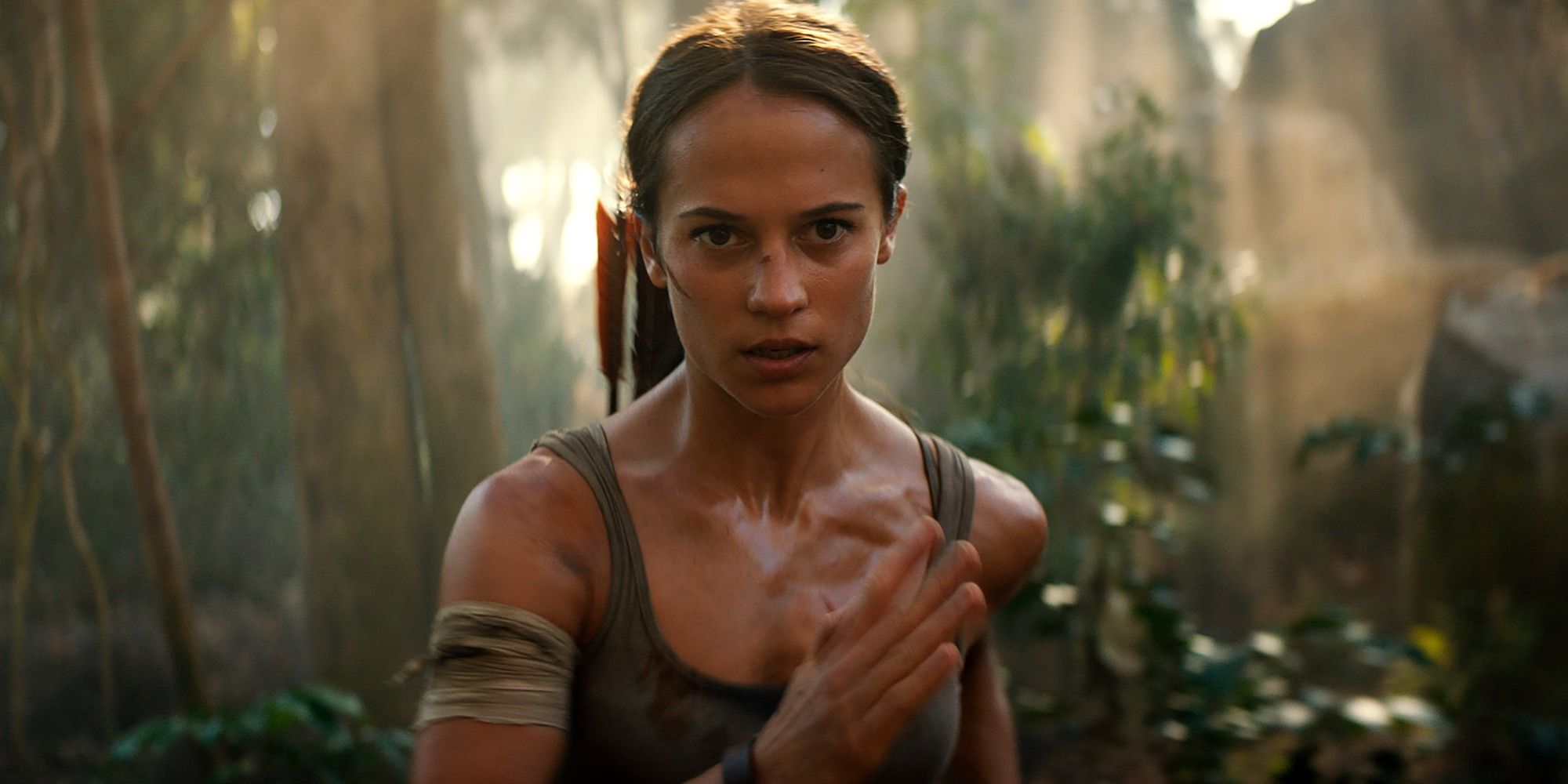 Alicia Vikander dice que se sintió desprotegida al filmar ciertas escenas de desnudos