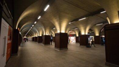 Amazon lanza quioscos físicos en las estaciones de tren del Reino Unido, una extensión local de sus Treasure Trucks