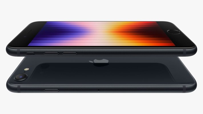 Apple dijo que reducirá la producción del iPhone SE en un 20% sobre Ucrania, preocupaciones de inflación