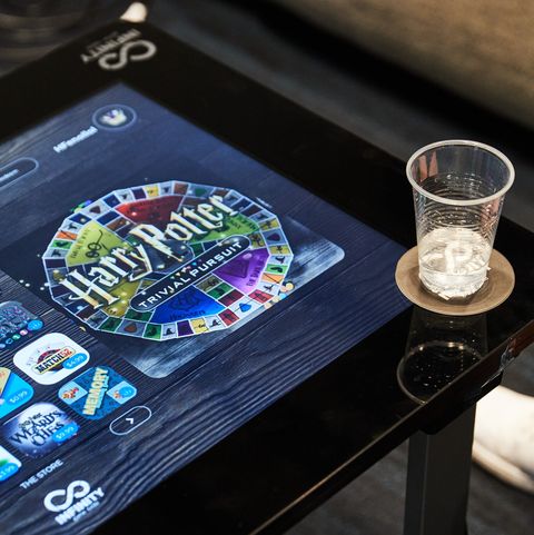 Mesa de juego arcade1up infinity en uso