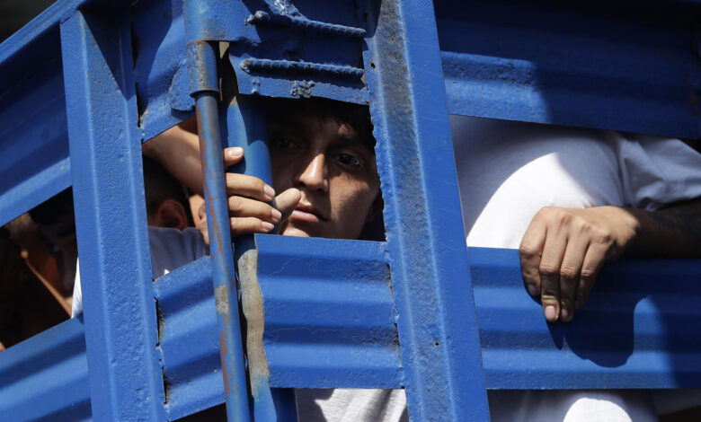 Arrestan a 8,000 supuestos pandilleros en 13 días en El Salvador