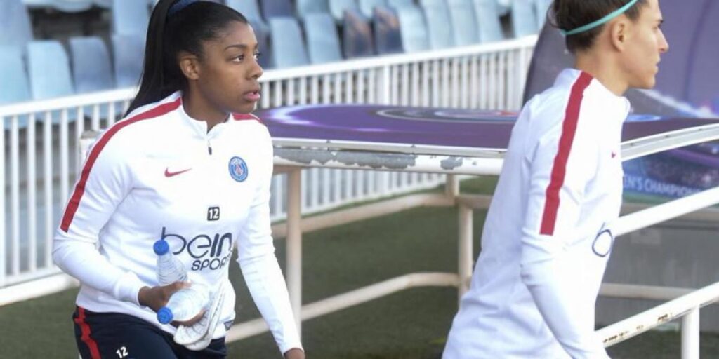 Ashey Lawrence: "El Barça está siendo referente en cómo tratar el fútbol femenino"