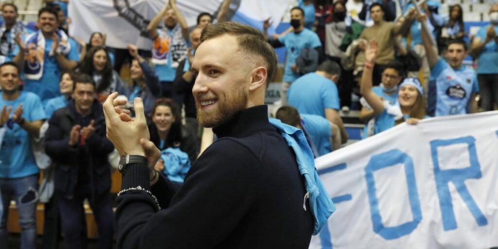Así fue el emotivo recibimiento del Pazo a Dzanan Musa