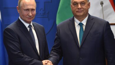 Avanzan dos peones de Putin