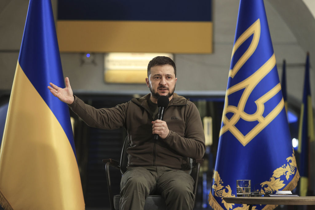 Bajo total hermetismo, altos funcionarios de EEUU se reunieron con Zelenskyy en Kiev