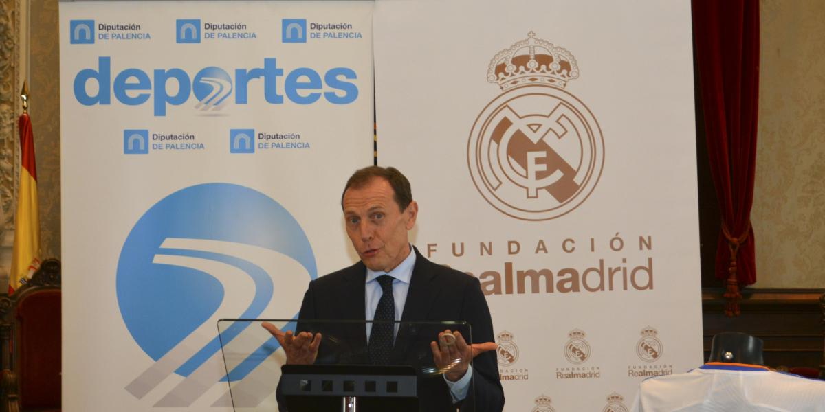 Butragueño anima a los niños a educarse en los valores del fútbol