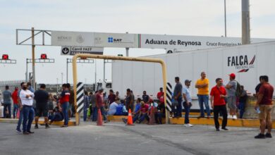 Camioneros intensifican protestas en frontera México-EU por larga espera debido a inspecciones