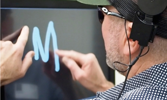 Ciencia profunda: láseres de ‘luz retorcida’, avances en visión protésica y perros entrenados por robots