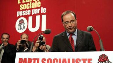 El primer secretario del PS, François Hollande, tras conocer los resultados del referéndum en le que fue rechazado el Tratado de la constitución de la UE en 2005.