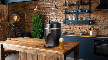 El dispensador de cerveza tiene un diseño muy cómodo para colocar en cualquier lugar.