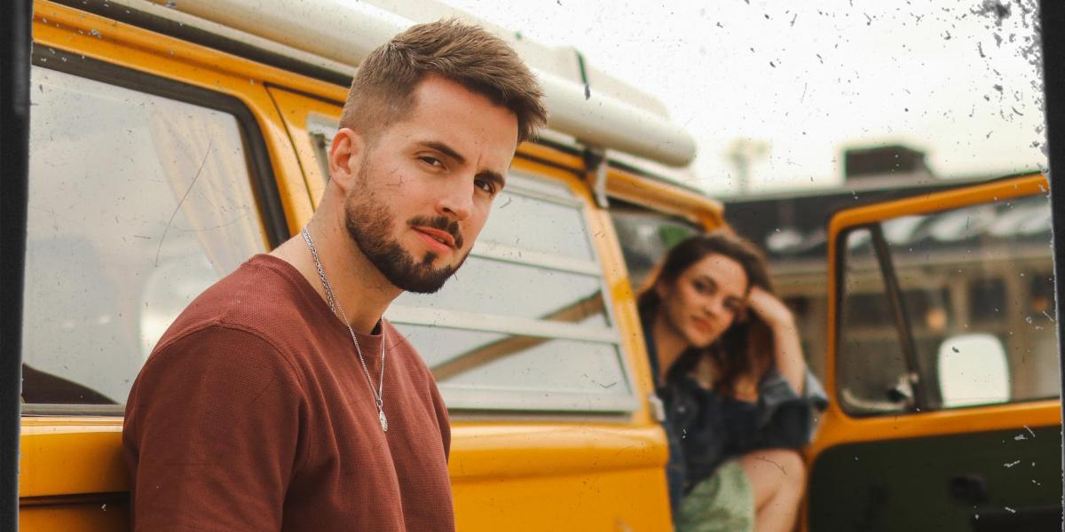 David Busquets presenta su nuevo proyecto con 'Te Invito'