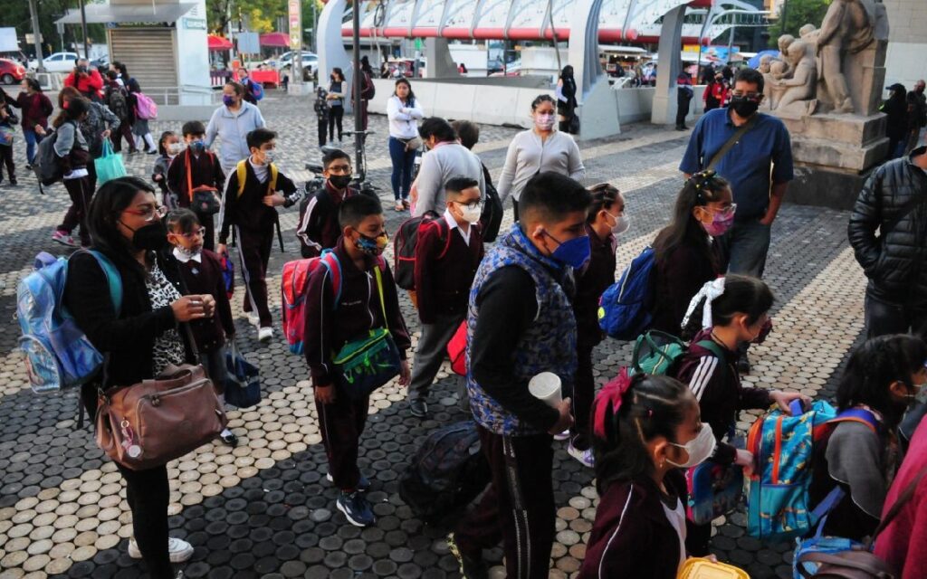 Delfina Gómez pide 32 mil millones para 'La Escuela es Nuestra' en comparecencia VIP