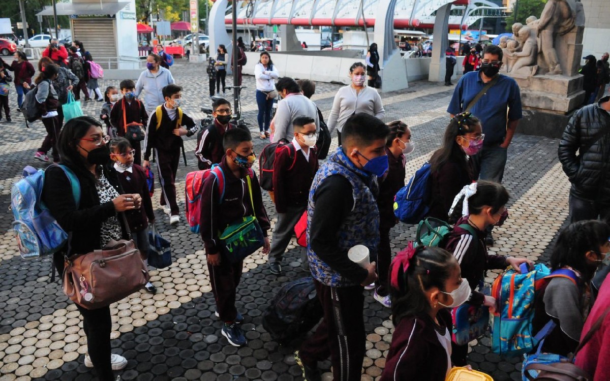 Delfina Gómez pide 32 mil millones para ‘La Escuela es Nuestra’ en comparecencia VIP