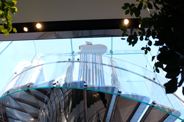 Dentro de la tienda reinventada de la Quinta Avenida de Apple