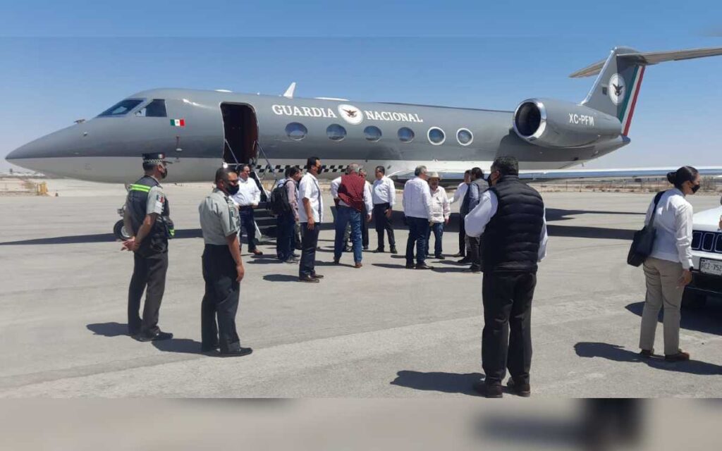 Denuncian participación de militar y uso de avión oficial en actividades de Morena