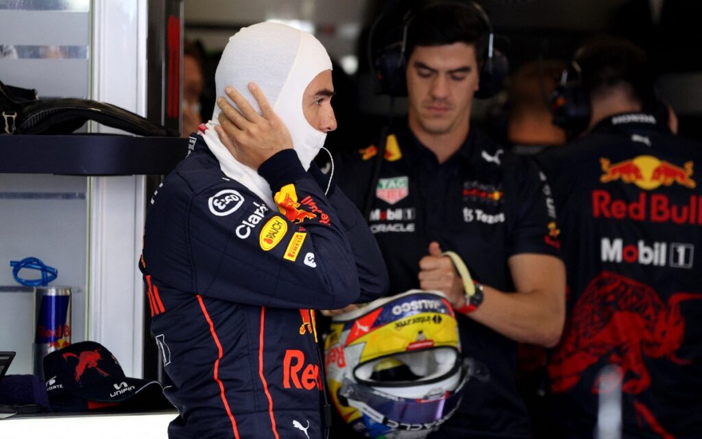 Desaparece casco de 'Checo Pérez en Miami; está valuado en más de 7 mil dólares | Tuit