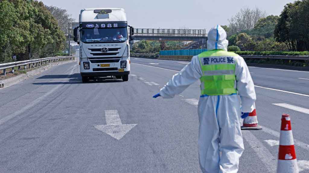 EEUU evacua a personal de consulado y cambia alerta de viaje a China