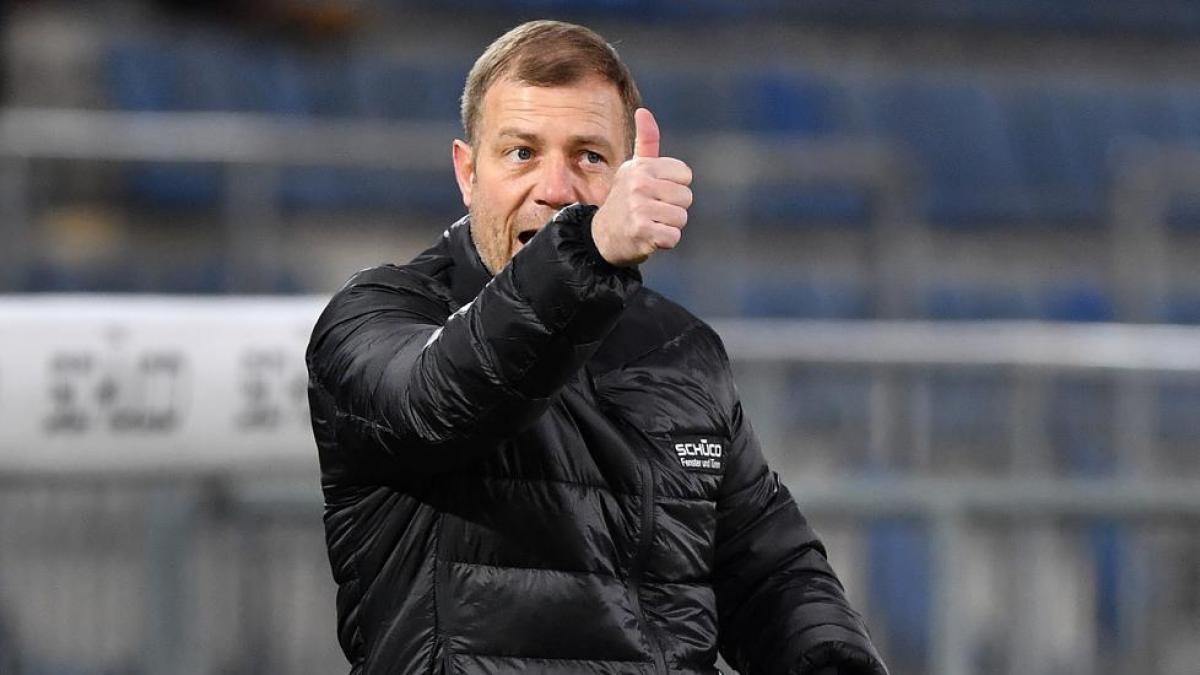 El Arminia echa al técnico en un intento por evitar el descenso