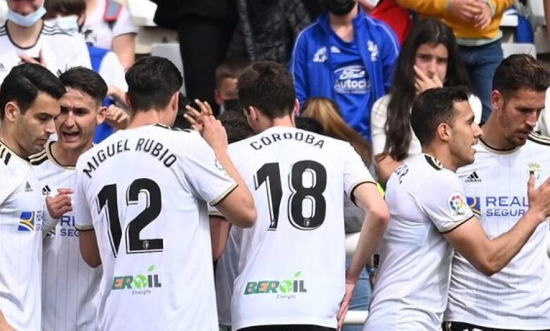 El Burgos gana al Ibiza y mantiene el sueño de la promoción