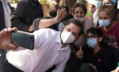 El Gobierno de Boric se resigna ante sus parlamentarios y presenta un proyecto propio para retirar ahorros previsionales