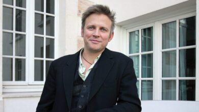 El creador de Second Life regresa para asesorar a la compañía original del metaverso