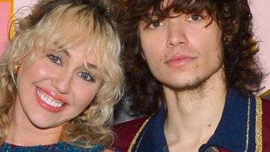 Él es Maxx Morando, artista y novio de Miley Cyrus