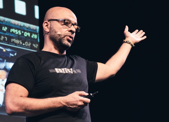El exejecutivo de Google X, Mo Gawdat, quiere reinventar el consumismo