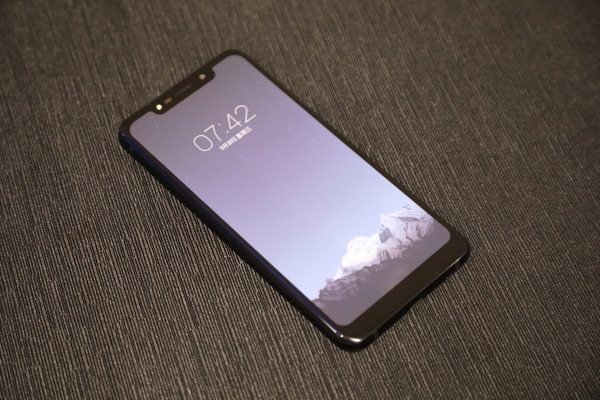 El fabricante chino de teléfonos inteligentes Doogee muestra su visión de la cámara del teléfono inteligente