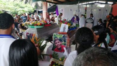 Sepelio del menor de edad, Brayan Santiago Pama, una de las personas asesinadas en la vereda Alto Remanso, en la frontera entre Colombia y Ecuador.