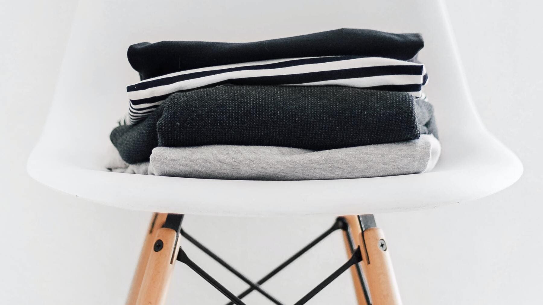 El mejor truco para que la ropa huela bien al sacarla de la secadora