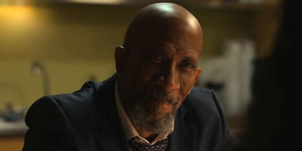 El showrunner de Luke Cage reacciona a que Disney+ elimine el tributo al actor de los créditos