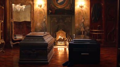 Entrevista con el tráiler de vampiros muestra los ataúdes de Louie y Lestat uno al lado del otro