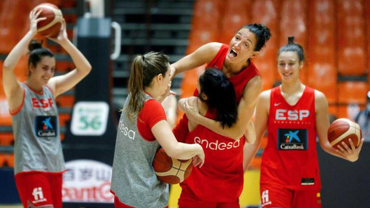 España necesita levantarse para ganar hoy a Rusia y entrar en el PreMundial