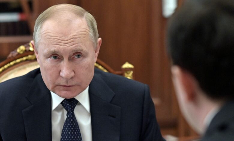 Estados Unidos va contra hijas de Putin y los principales bancos rusos