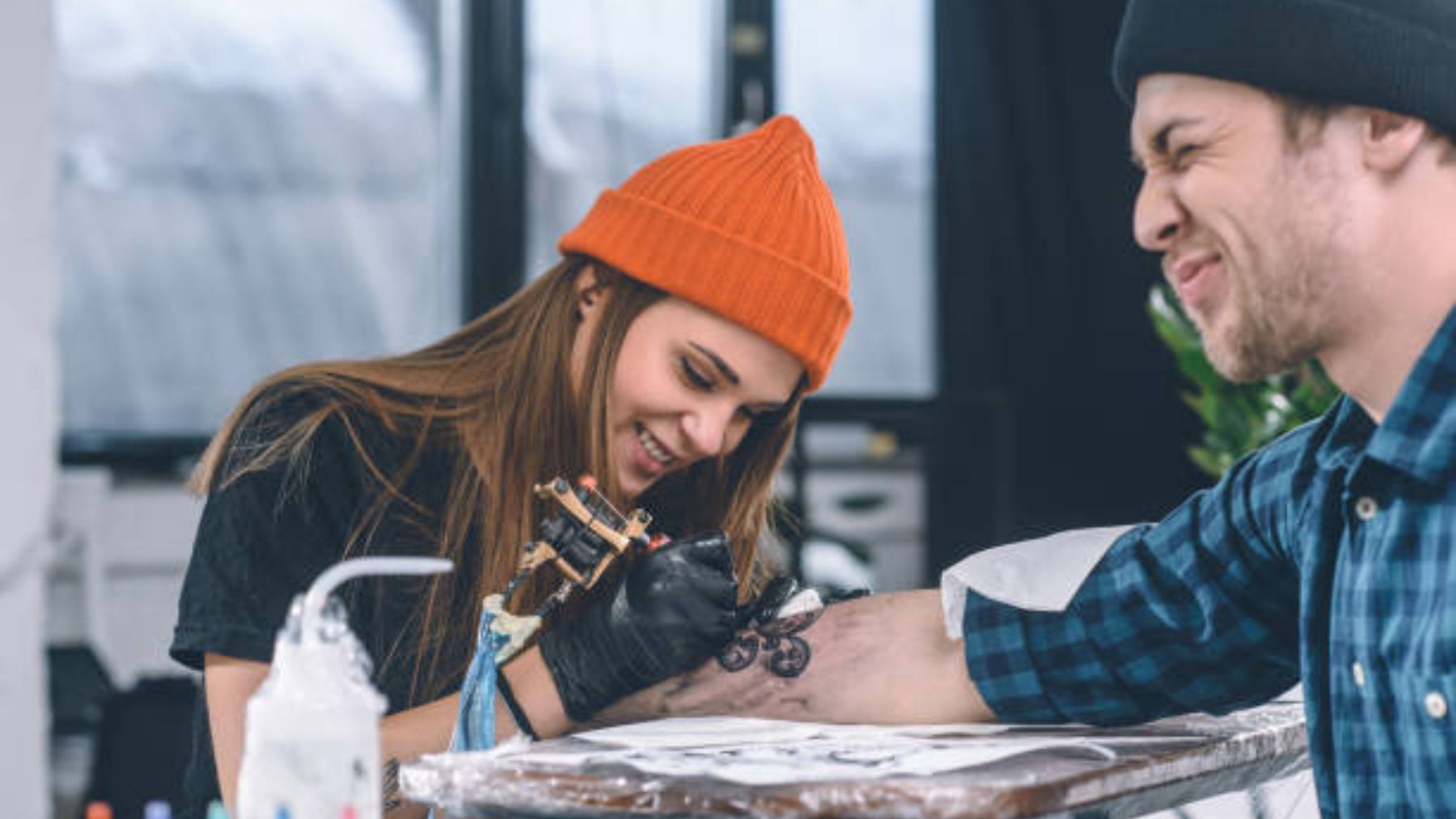 Estas son las zonas del cuerpo donde duele más hacerse un tatuaje