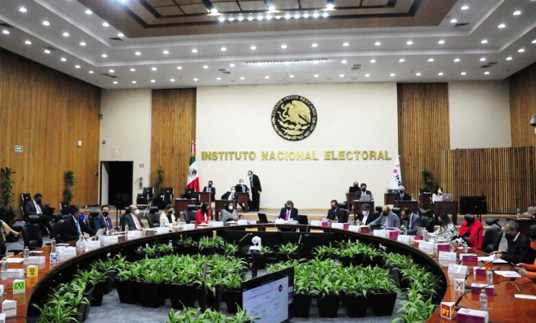 Estos son los argumentos de la oposición en contra de la reforma electoral de AMLO