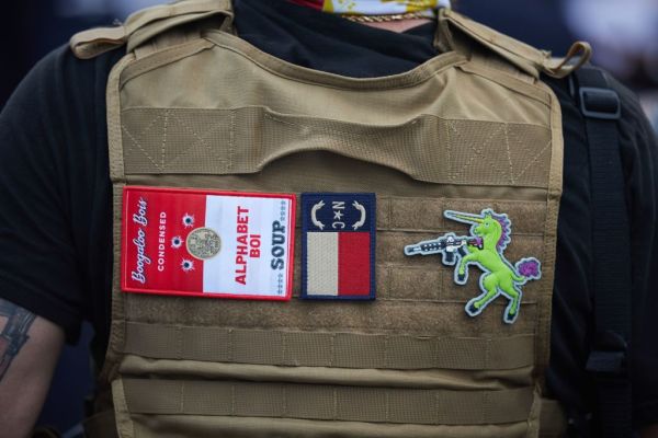 Facebook prohíbe la ‘red violenta’ de cuentas boogaloo de extrema derecha