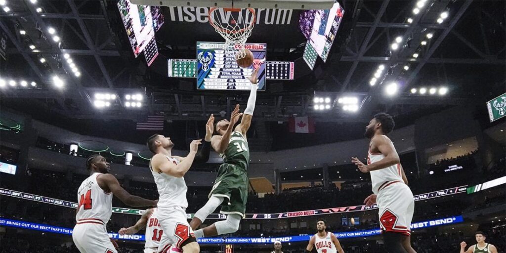 Giannis y los Bucks ponen punto y final al año de Chicago