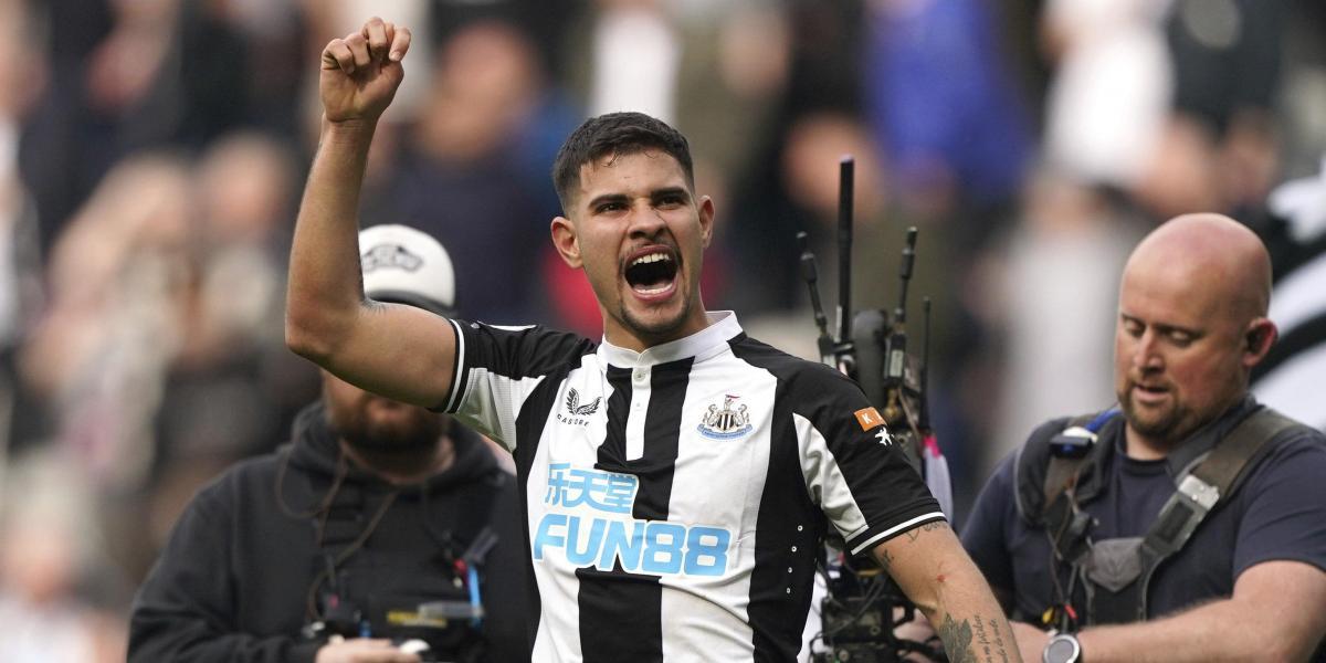 Guimaraes, la llave del Newcastle para convencer a Renan Lodi