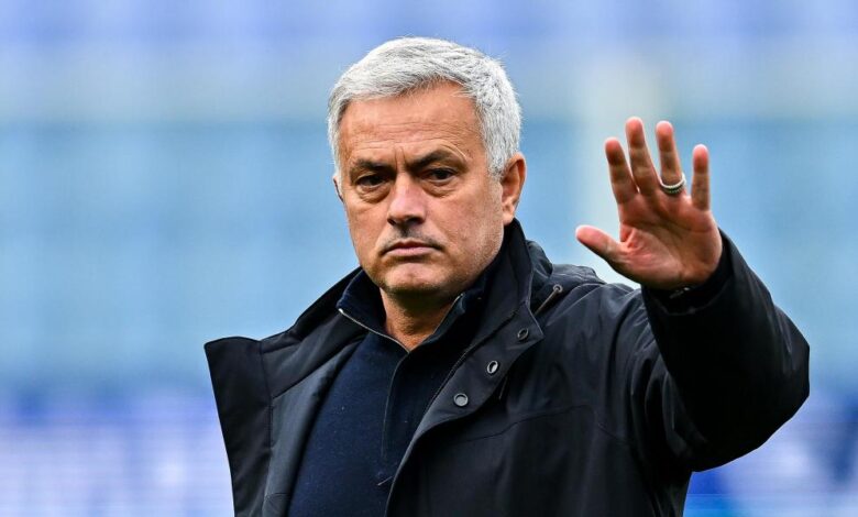 Homenaje de Mourinho al fallecido dueño del Leicester