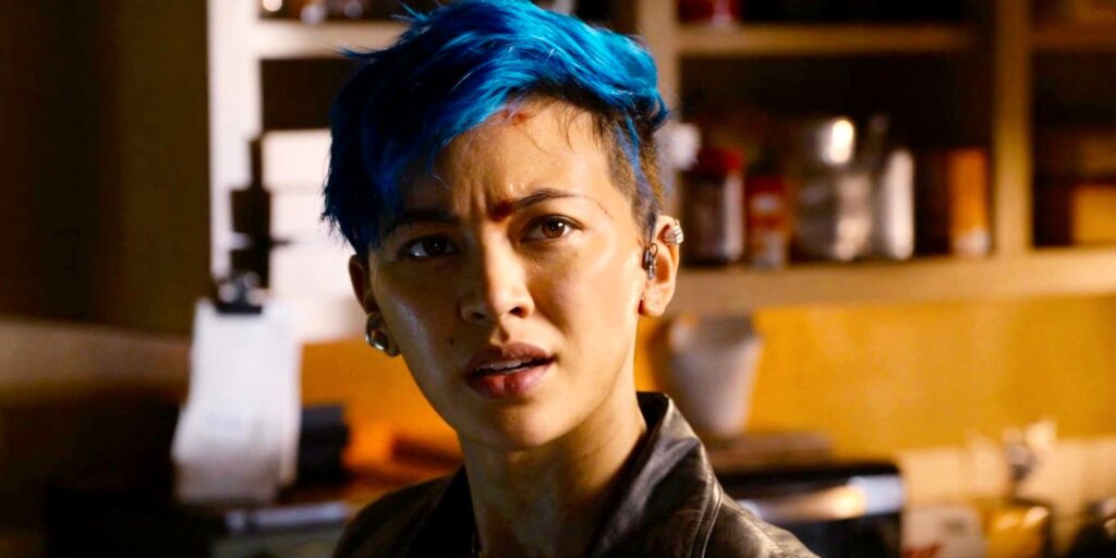 Hugo Weaving y Jessica Henwick fichan por el thriller The Royal Hotel